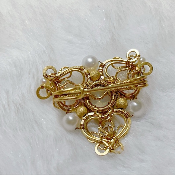 Handmade Triangle Shaped Brooch with Rainbow Moonstone and Freshwater Pearl - Picture 7 of 7